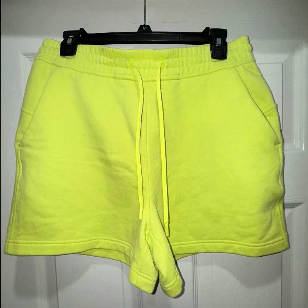 Lululemon Loungeful HR Shorts- NWOT